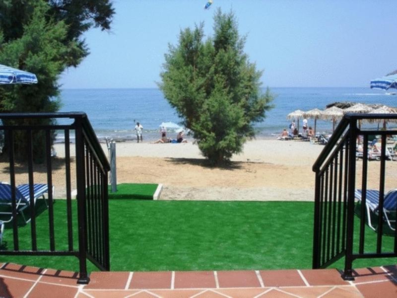 Margarita Beach Hotel Agia Marina エクステリア 写真