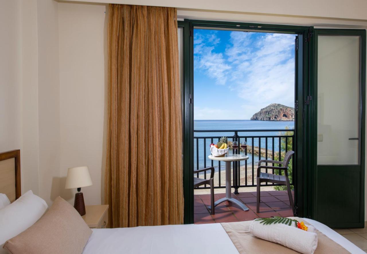 Margarita Beach Hotel Agia Marina エクステリア 写真