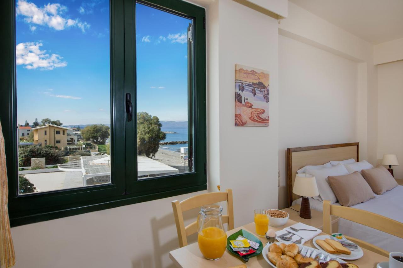 Margarita Beach Hotel Agia Marina エクステリア 写真