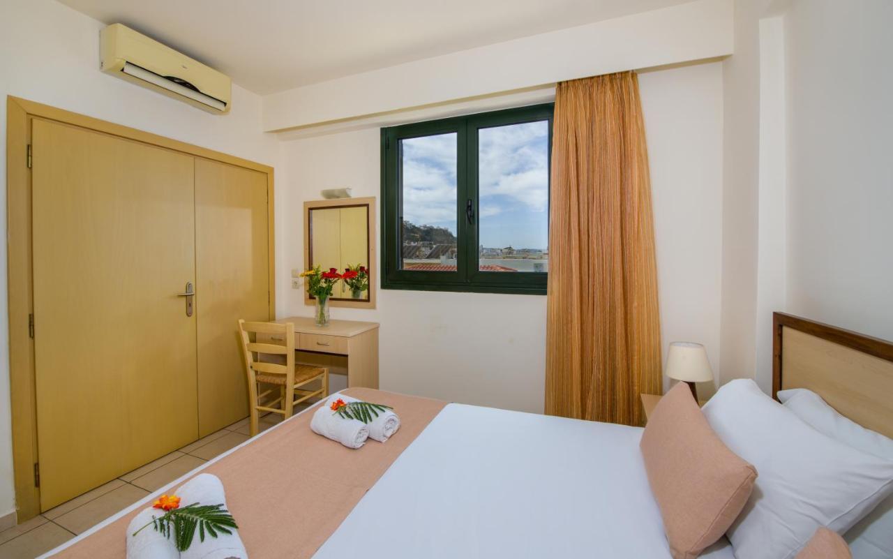 Margarita Beach Hotel Agia Marina エクステリア 写真