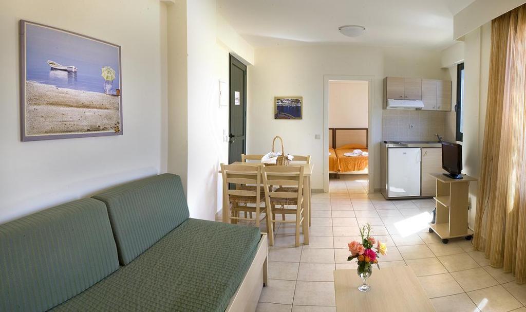 Margarita Beach Hotel Agia Marina 部屋 写真